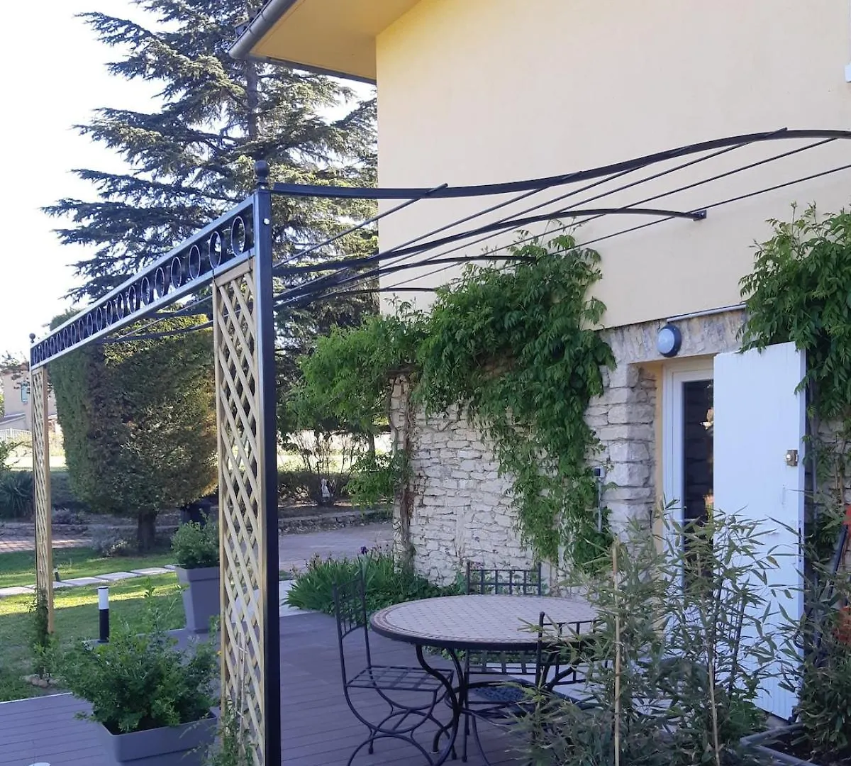 Gite Classe Touristique Belle Piscine 8Kmd'Avignon Entraigues-sur-la-Sorgue Apartment